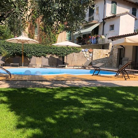 B&B Villa Dall'Agnola Garda  Bagian luar foto