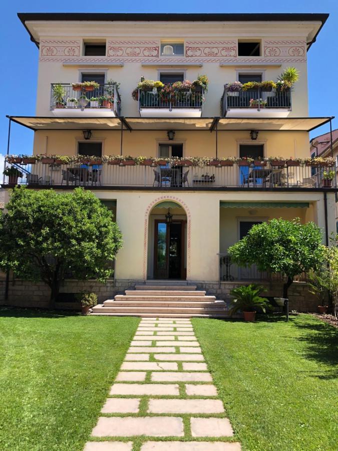 B&B Villa Dall'Agnola Garda  Bagian luar foto