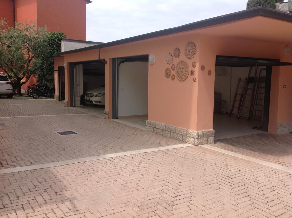 B&B Villa Dall'Agnola Garda  Bagian luar foto