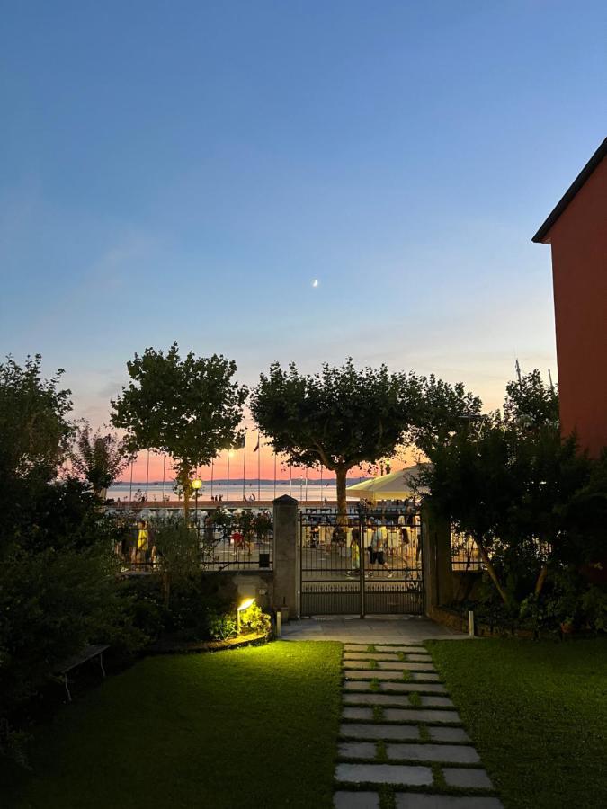 B&B Villa Dall'Agnola Garda  Bagian luar foto