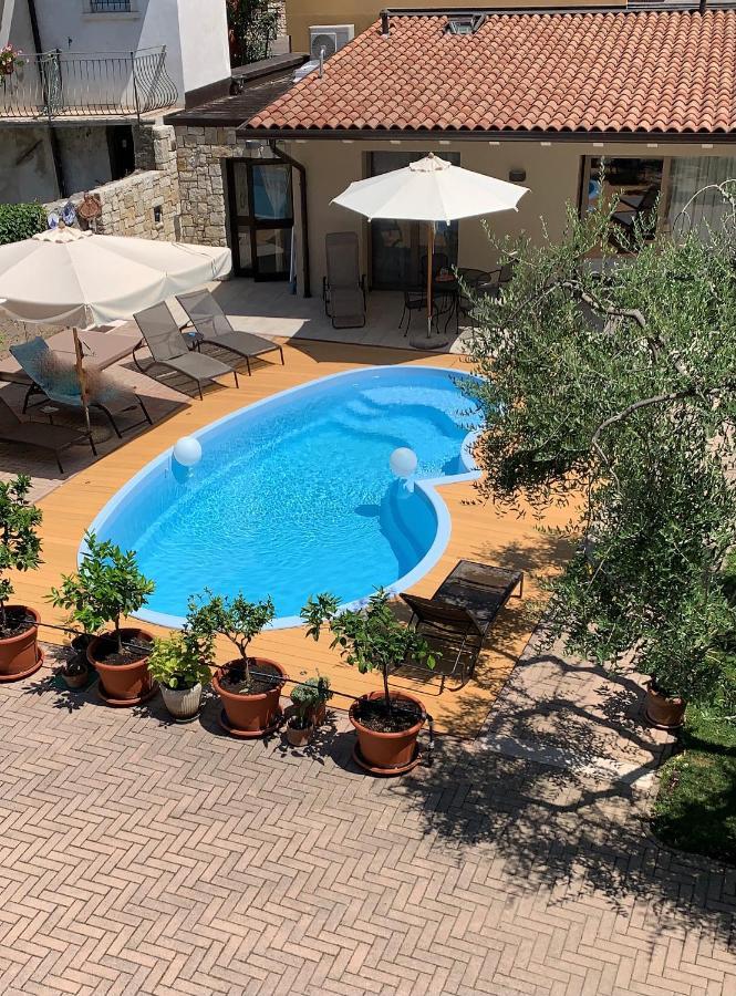 B&B Villa Dall'Agnola Garda  Bagian luar foto